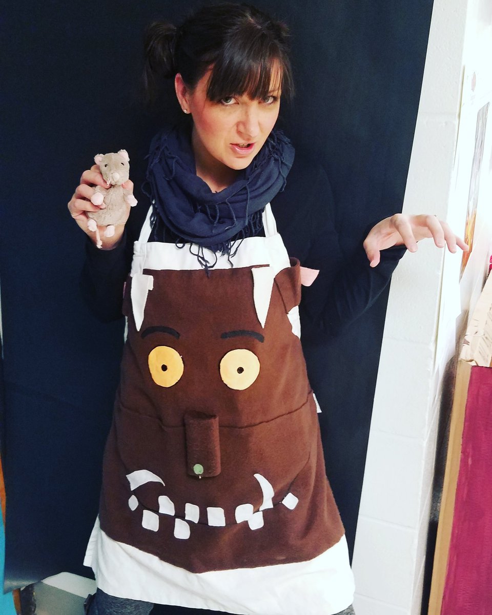 jheritsch's tweet photo. "Haven't you heard of The Gruffalo?" @OESrockSTARS @suptking #firstgrade #HappyHalloween #childrensbook https://t.co/Co1IhwJA13