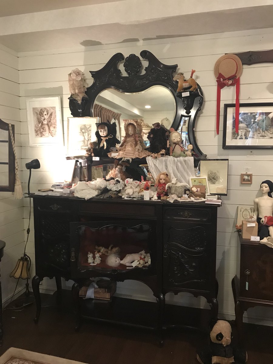 コルメキッサ Base5 Off 8 金 21 土 13時 18時オープン Na Twitteru コルメキッサよりお知らせ コルメキッサでは ヴィンテージやアンティーク家具も販売しています 人間用でも場所を取らないもの お人形を飾るのに最適なものが多いです 11 11まで送料