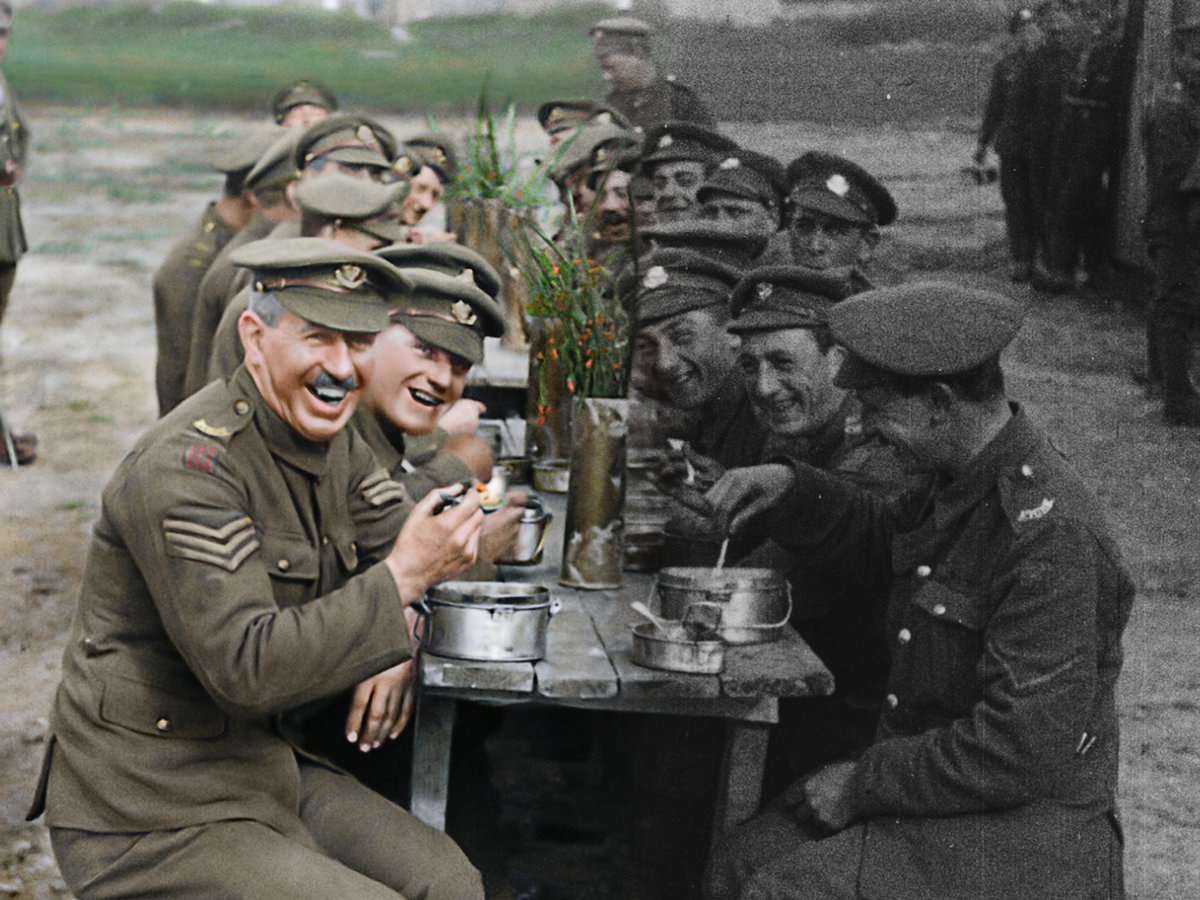 *Just announced* Peter Jackson's #TheyShallNotGrowOld will be broadcast at 9.30pm on Sunday 11 November on <a href="/BBCTwo/">BBC Two</a>, followed by a 'making of' documentary, 'What Do Artists Do All Day? Peter Jackson', broadcast at 7.30pm on Monday 12 November on <a href="/BBC/">BBC</a>FOUR. 

 @BBC <a href="/1418NOW/">14-18 NOW</a>