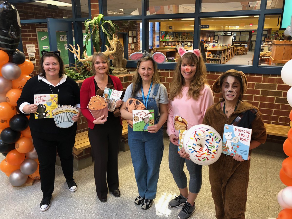 CEDLibraryLions's tweet image. If you give a librarian a costume... @LauraNumeroff @lcps_libraries #seriouslybringuspastries