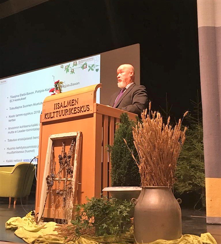 POSELYkeskus's tweet photo. Tänään Maatingissa @MarianneSelkina kertoi tulevasta ohjelmakaudesta ja @TuomasKuhmonen esitteli Itä-Suomen maaseutuohjelman väliarvioinnin tuloksia: Pohjois-Savolle suositellaan elintarvikeklusterin kehittämistä ja ympäristönhoidon korostamista. https://t.co/DY1PW1OpUc #Maatinki https://t.co/RR6JyKMC7S