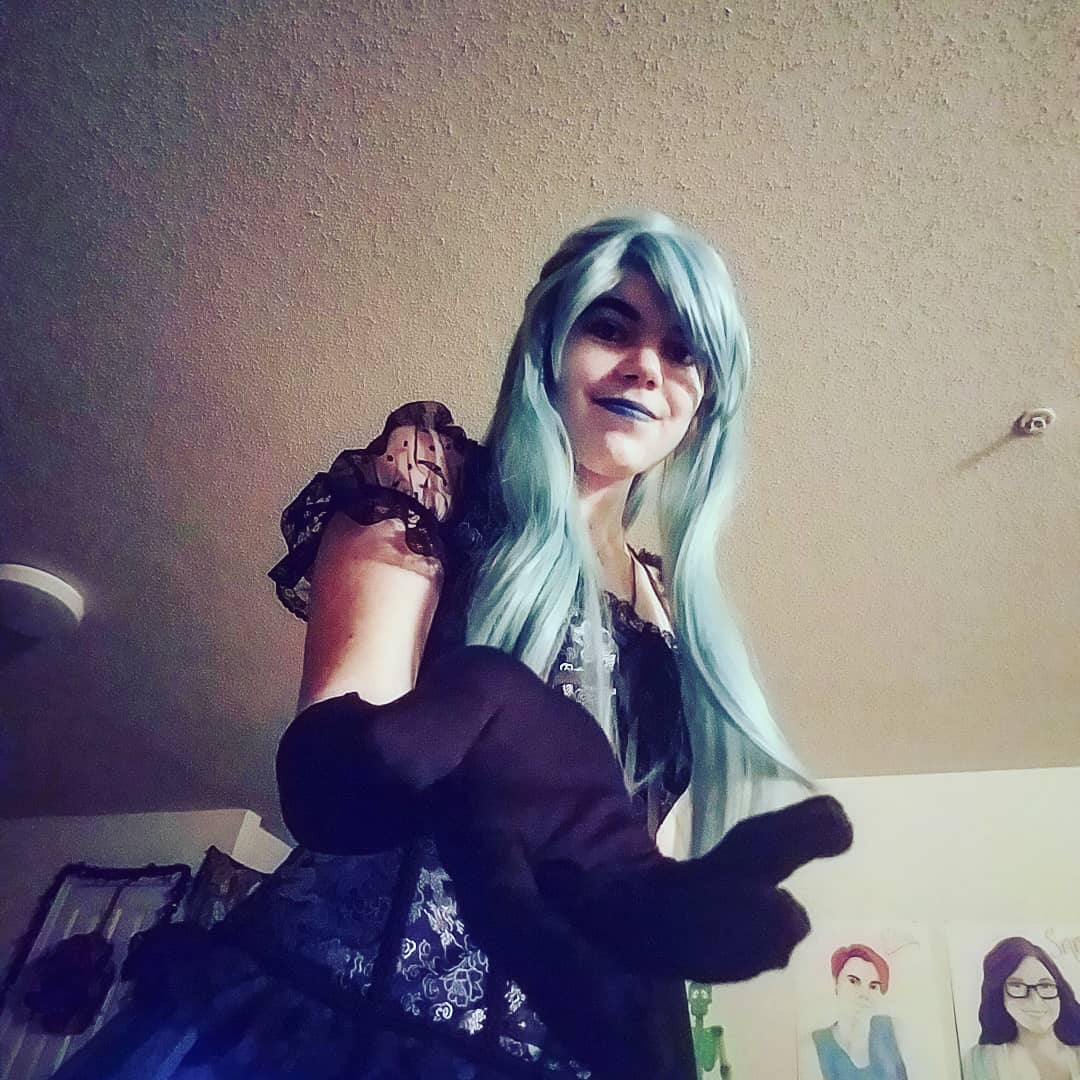 emberFireFly_me's tweet photo. Happy Halloween!!!
#fashion #halloween #31daychallenge #30daychallenge #makeup #blue #stevenuniverse #sapphire #sapphirecosplay #day31 https://t.co/rfdPeQAlts