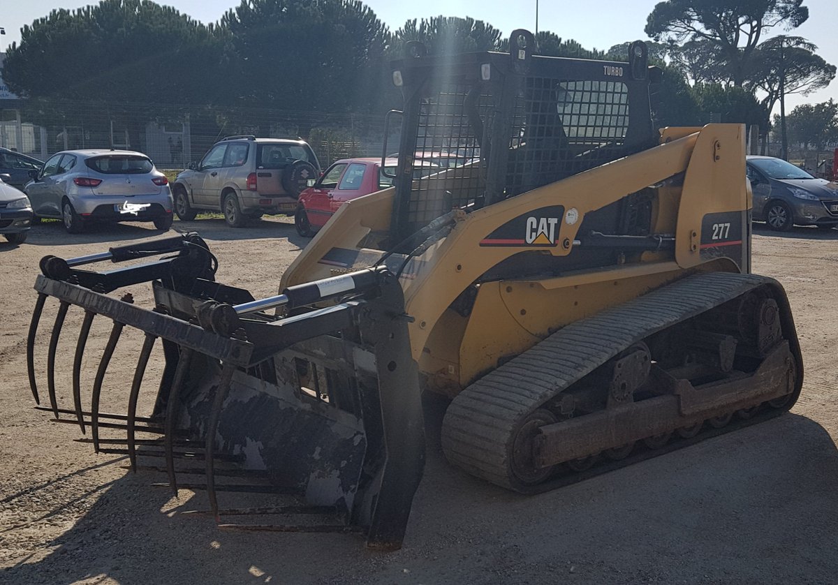DILOCCOM1's tweet photo. Disponible à la vente 
#caterpillar 277 de 2001 https://t.co/3cB8nzd0Qz
