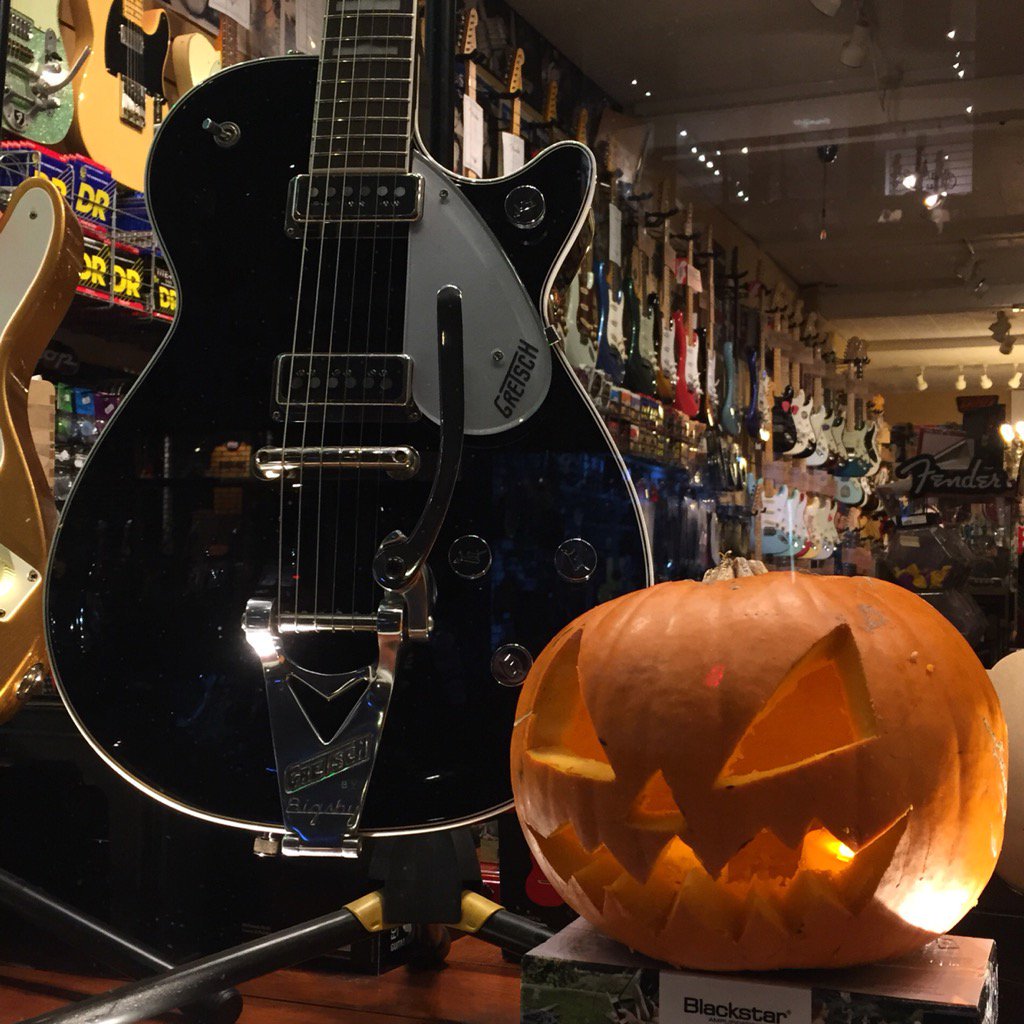 Have a #HappyHalloween!  📷 <a href="/RegentSounds/">Regent Sounds</a>: 👻🎃👻 <a href="/gretsch/">The Gretsch Company</a>