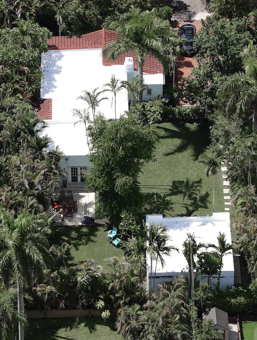 White, reflective liquid applied roof coating on residential low slope roofs. Learn more polyglass.us/product-type/a… #whiteroofs #coolroofs