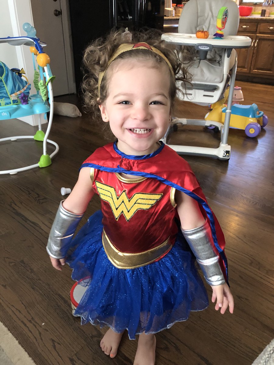 SueTranchina's tweet photo. Happy Halloween from Diana & Clark! #CarolineQuinn #DeanClark #HappyHalloween #WonderWoman #dianaoftheamazons #clarkkent #superman #lastweekofmaternityleave 😭😭😭 @DerekTranchina https://t.co/7fk1UcWV8D