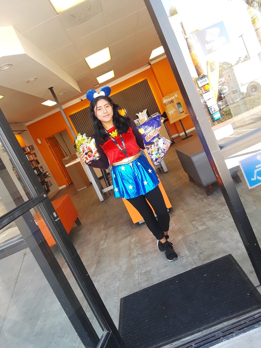 We dont stop. Getting ready for our kids today at RMwireless corona @noreen_vip <a href="/CGuzmanVIP/">Chris Guzman</a> <a href="/DaveBerginVIP/">Dave Bergin</a> <a href="/TimJamaal/">Jamaal</a>