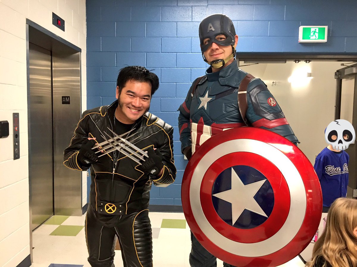 CptAmericaYYC's tweet photo. Chillin with good friend Wolverine over at the WDP @WDPrattSchlCBE https://t.co/kzC4nyTFcG