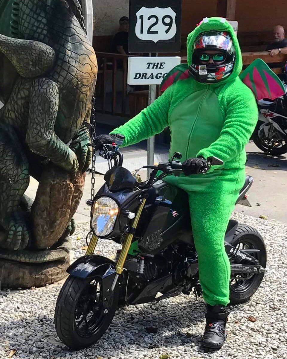 rideNUVIZ's tweet photo. We finally caught up with the Dragon at the #TailOfTheDragon 🐉 Happy Halloween everyone! #DealsGap #rideNUVIZ #NUVIZ #motorcycle #motorbike https://t.co/SmtahAhUXC
