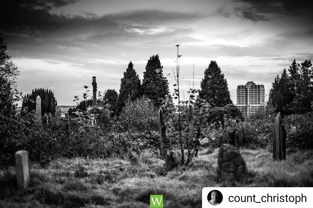 If only we'd been tagged on a great, spoooky #swindon photo to share on #Halloween Oh l👀k! 🧙🏽‍♀️ Thanks @WaddellDigital bit.ly/2OiuMRJ #we_are_swindon #positiveswindon