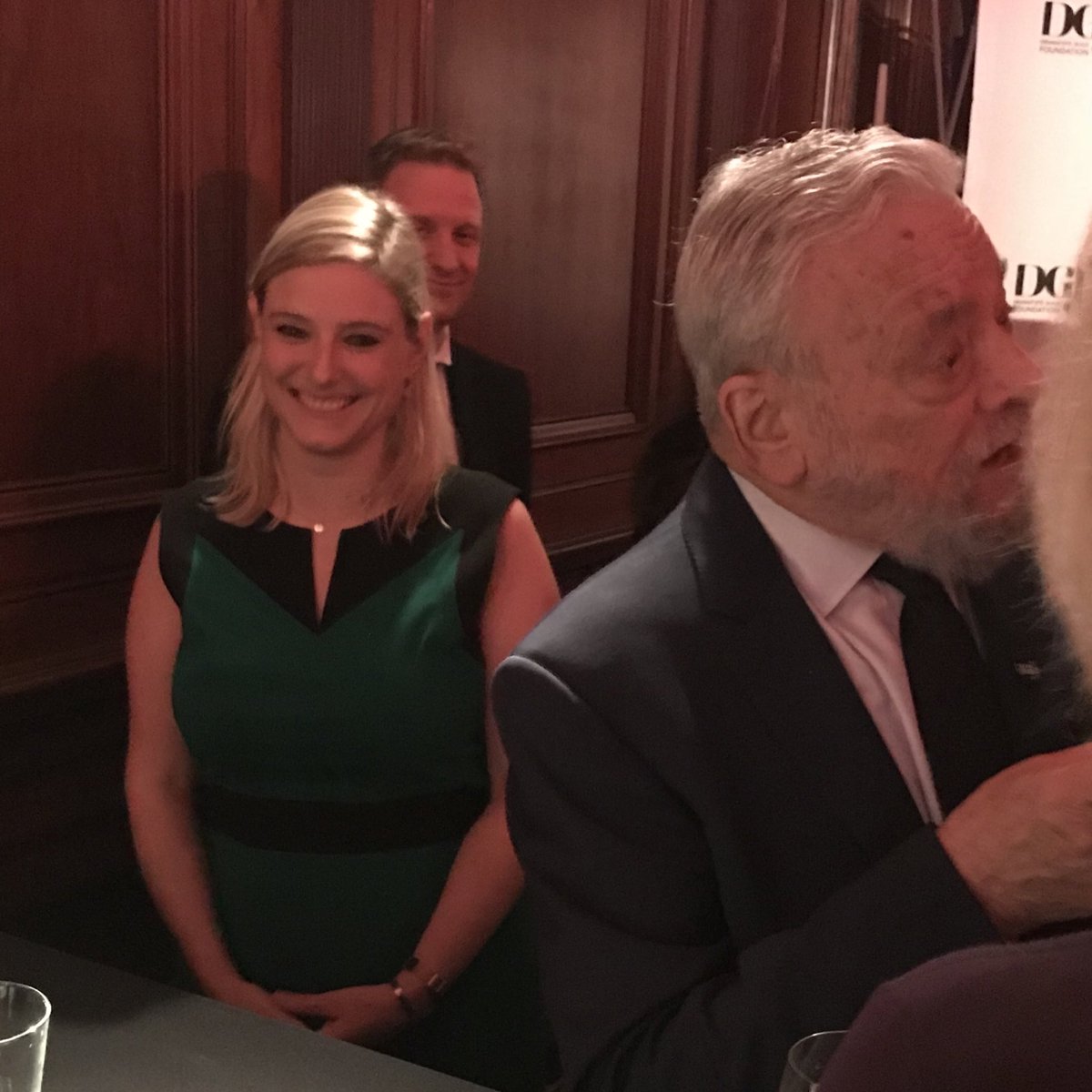 Here’s a pic of me VERY NEAR Stephen Sondheim at last year’s #DGFgala! 😵🤩

Want to come this year? I have a limited number of 90% off show-only tickets (just $100 for a star studded concert) to HANG WITH ME &amp; enjoy this thrilling event.

Deets &amp; tix:
dgf.org/events/gala/

🌟
