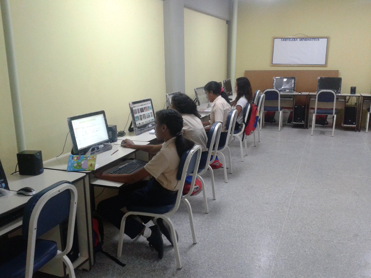 cbitmariguitar's tweet photo. Grupos de participación, recreación y producción con estudiantes de diferentes modalidades del L.Boliv. "Jesús A. Marcano E."@cbitsucre, en el Uso Adecuado de la TIC.@Kleitzerc https://t.co/Hc9oa9Elov