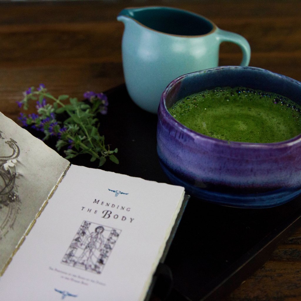 EnchaMatcha's tweet image. Happy Halloween! 👻✨ You don't need to be a witch to heal your body with the magic of Encha matcha... the theanine + caffeine combination in matcha is what provides that magical feeling of being energized without jitters or a crash!
