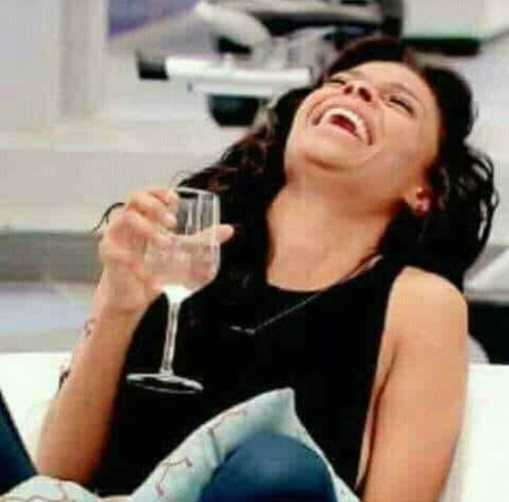zuzujes's tweet photo. @MbalulaFikile Imbukumbuku hee zongonjwa bhuti https://t.co/qdwI2jkJ2c