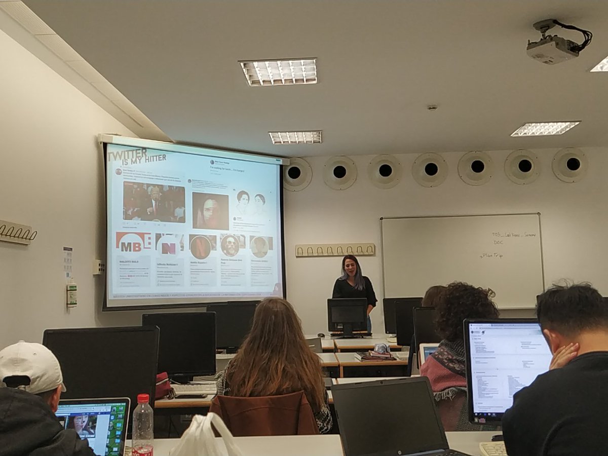 e_ariadna's tweet photo. @DoriToribio y @ManuelBartual entre los grandes de @TwitterEspana para @CocolaCoquette #masterclass #masterCALSI #socialmedia https://t.co/z3HVbXBhNH