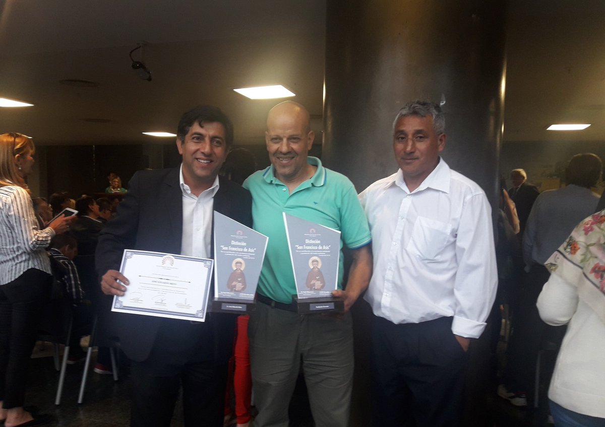 Por iniciativa del Leg. <a href="/raul_albarracin/">Raul Albarracin</a>, y con el acompañamiento unánime de sus pares en la Comisión de Medio Ambiente de la <a href="/LegislaturaTuc/">H. Legislatura Tuc.</a>, se hizo entrega de las Distinciones San Francisco de Asís a más de 40 personas e instituciones por su aporte al cuidado del ambiente 🌱🌎