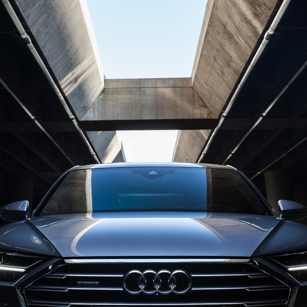 When you find that perfect selfie light. #AudiA8