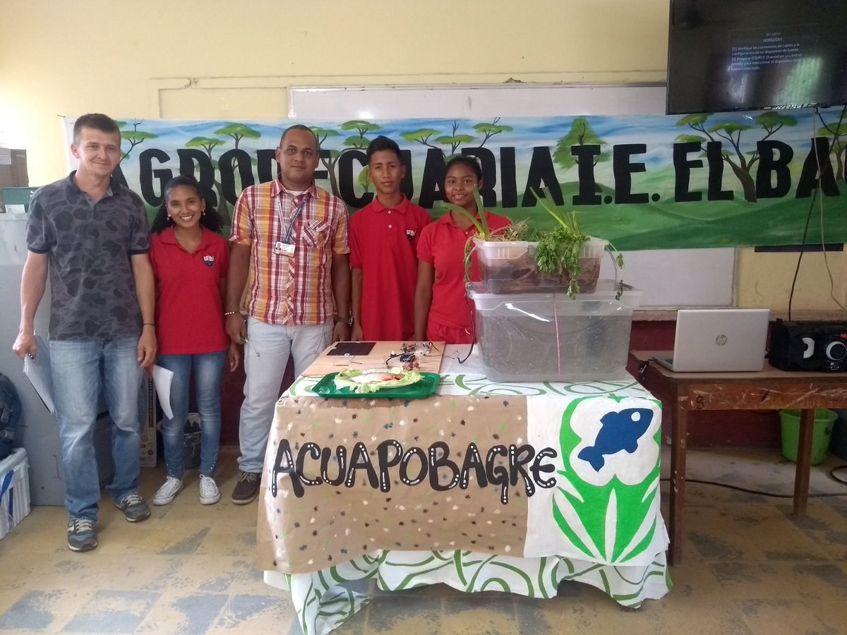 YohanMarin_Agro's tweet photo. Feria de la creatividad en la Inst. Educativa El Bagre, excelentes propuestas y algo en común, implementar la lúdica, la didáctica y el hacer como estrategia pedagógica en las instituciones educativas. Es decir modelo pedagógico SENA. @CformaSenacfma @SBDIR_SENACFMA @SenaCfma https://t.co/x43usUzUit