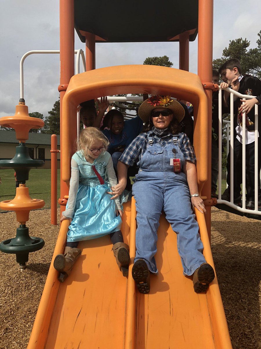 NashTisd's tweet image. Nothing like a sunny day to have some fun! #SlideChallenge 
#tisdtheplacetobe #nashleadstheway