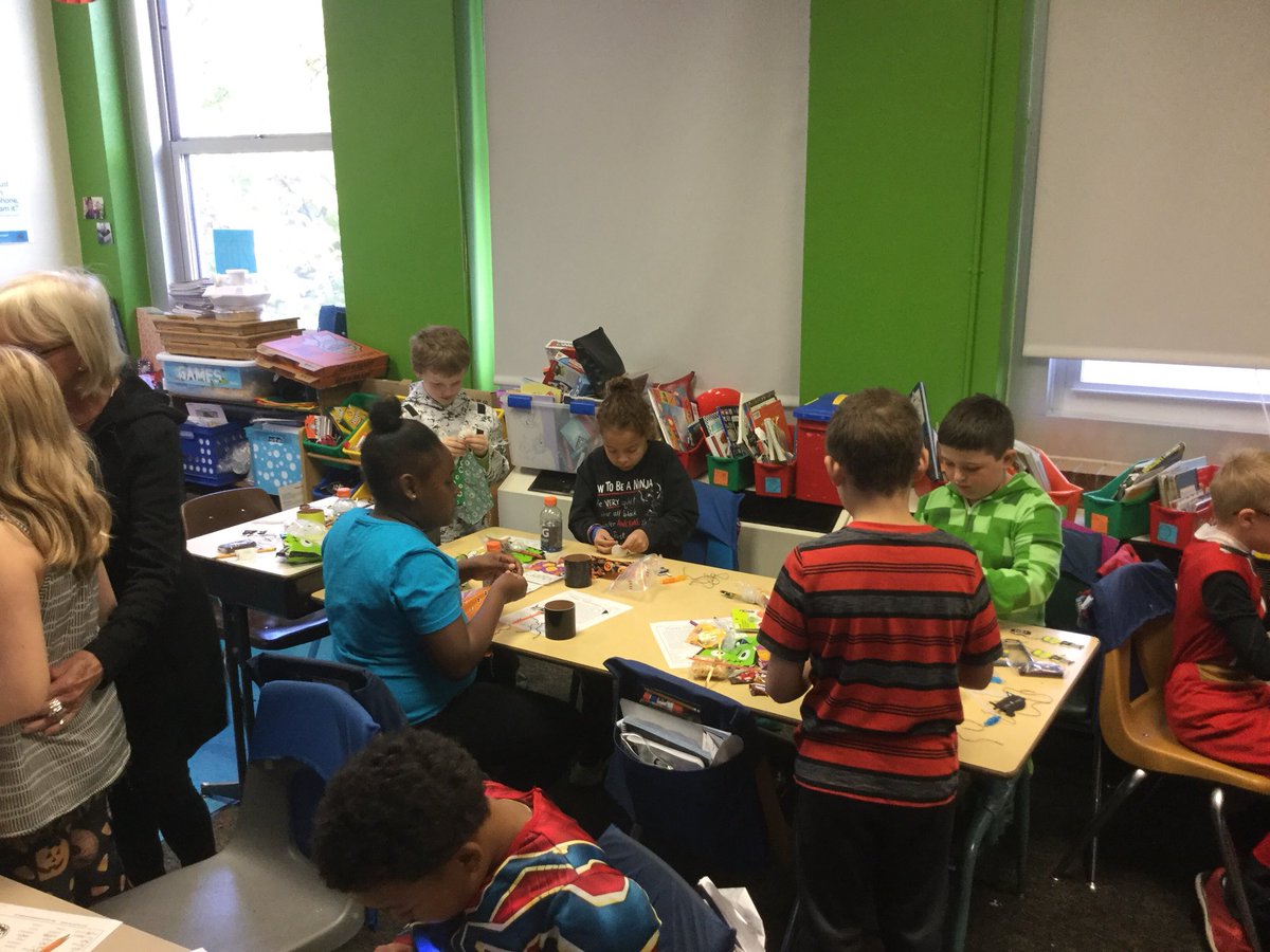 BenteleMrs's tweet photo. Party party! @Benton_STEM https://t.co/b0uE9wOz3v