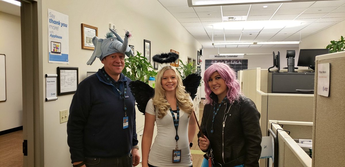Halloween is happening at the call center!!!!! <a href="/horton_shawn/">Shawn Horton</a> <a href="/twoods1221/">Tiffany Woods</a> <a href="/ShanteTerumi/">shante fitzgerald</a> #LifeAtATT #TechCareTweets #Halloween2018