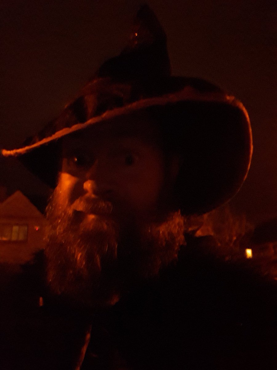 boyneboats's tweet photo. Got myself a proper haul tonight. Swapped it all for a twix. Happy Halloween! #louthchat #AlisonComyn https://t.co/TlSp34NJ6h