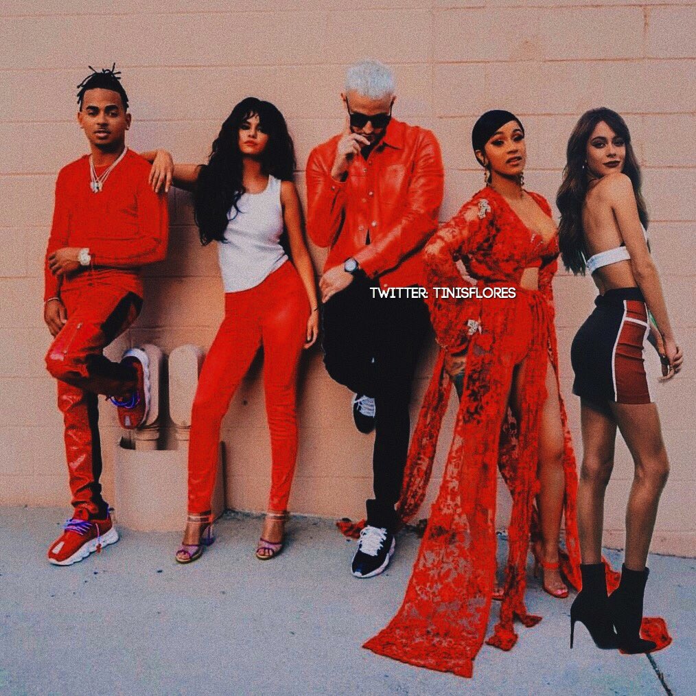 poshnbeckss's tweet photo. taki taki ft all these legends: I am overwhelmed if this comes true @djsnake @TiniStoessel @marianaluciamuz @alestoeessel https://t.co/j6jJp0j89a
