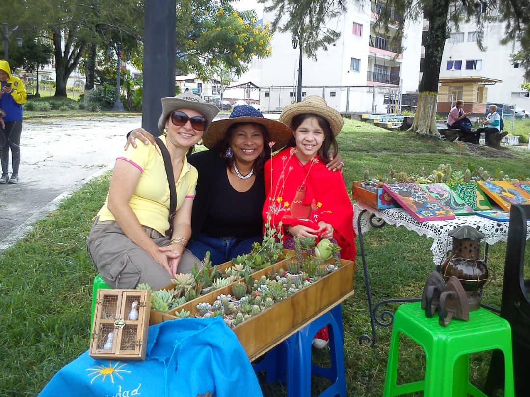 El alcalde <a href="/alcidesmonsalve/">Alcides Monsalve</a> se complace en invitarte a "Los Mercadillos de Don Tulio" este sábado 3 De noviembre en la plaza de Glorias Patrias a partir de las 8 de la mañana ¡No te lo pierdas!