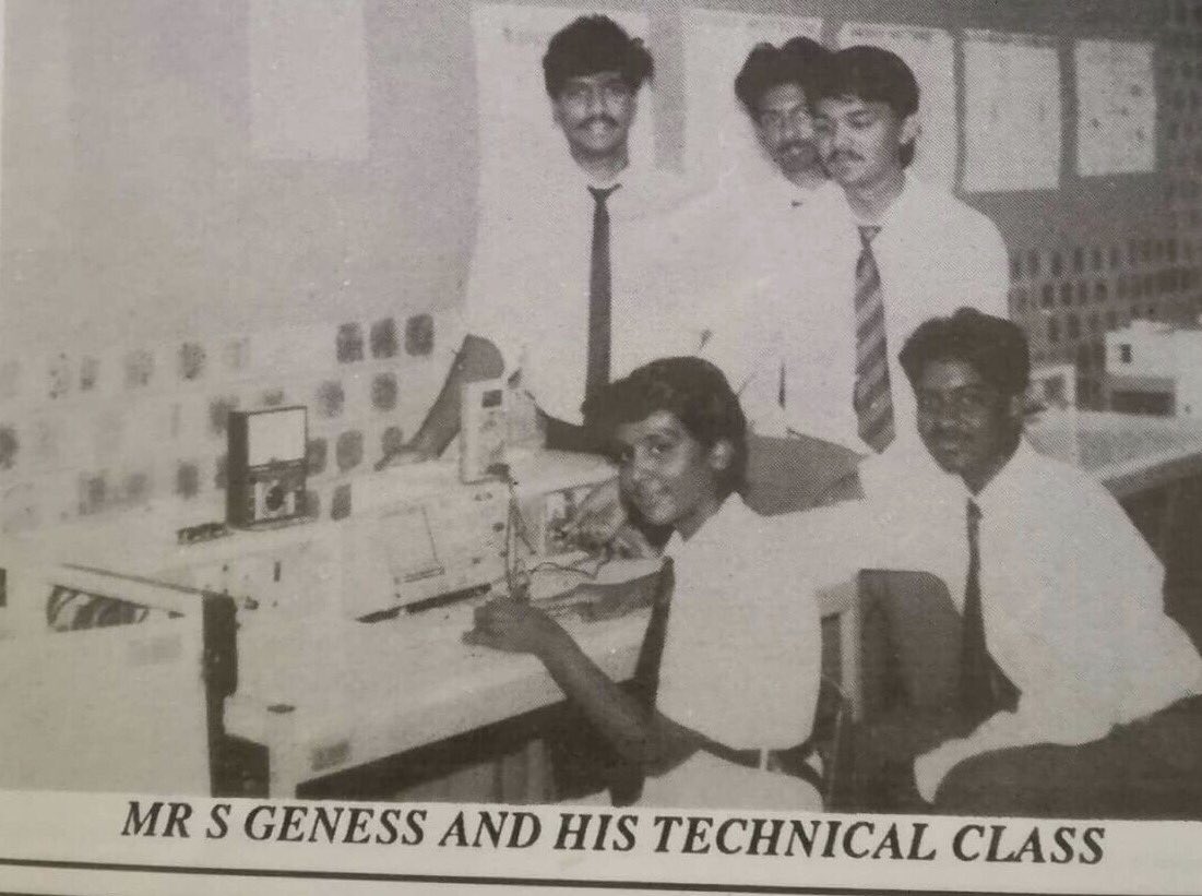 GENESSSA's tweet photo. Once upon a time, in a #galaxy far away, before the “ #app #world” and the now #fourth #industrial #revolution”, I was there with my students. #legacy #technologist #futurist #futuristic #youngphotographer #technical #transistors #diodes #integratedchips #BuildingItUp #technology https://t.co/MoCxyMQYew