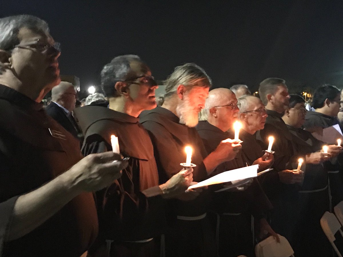 Last night in Scottsdale, our friars participated in an interfaith service in solidarity with the victims of the #TreeOfLifeSynagogue shooting. #Pittsburgh #WeRemember #StrongerThanHate