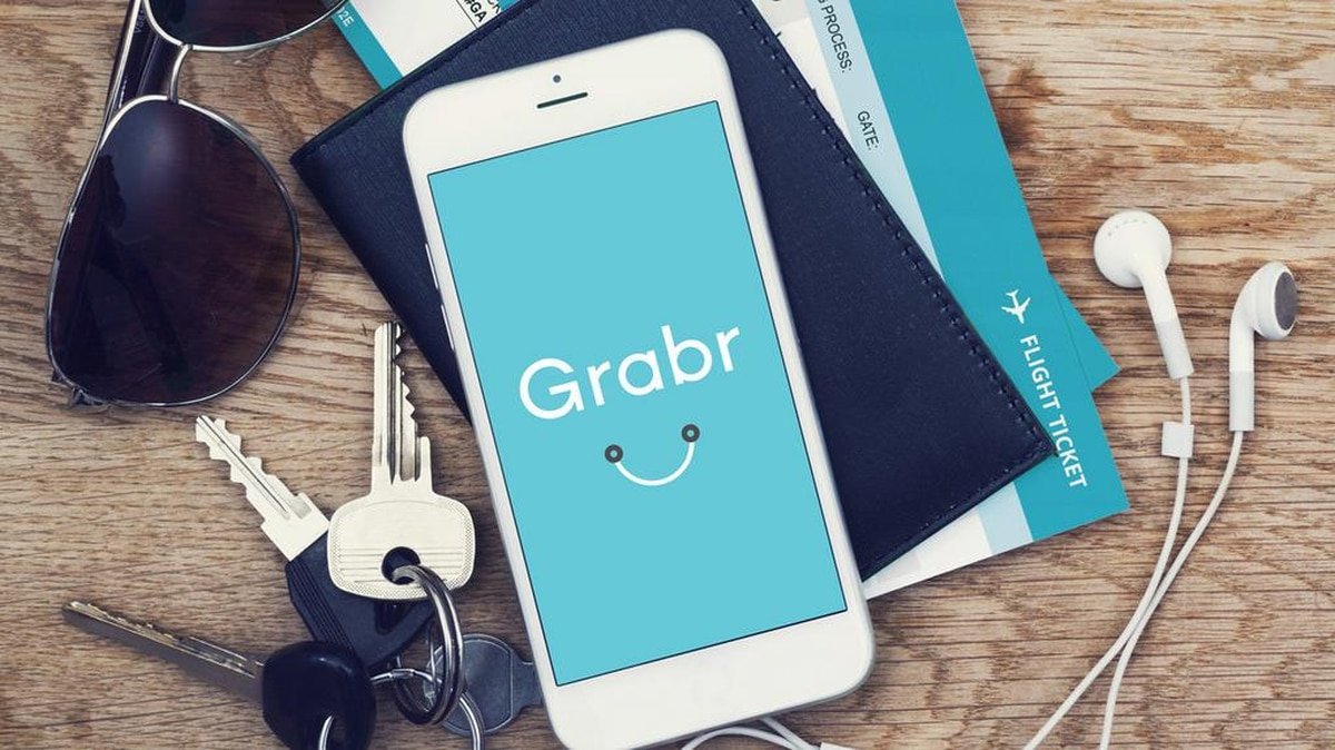 infobae's tweet photo. Cómo funciona la app "mula" que usan algunos consumidores para evitar los pagos en aduana https://t.co/qkO9IhIFql https://t.co/buOTmgbxC4