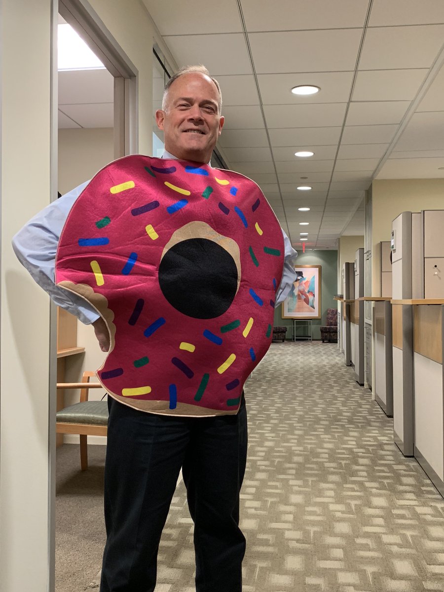 MotorOilMatters's tweet photo. Scared of an oil change? Have no fear, look for the #APILicensed donut (not the one in the photo😂) for your next oil change. #HappyHalloween 🎃 #motoroilmatters https://t.co/8eAKdAX7F4