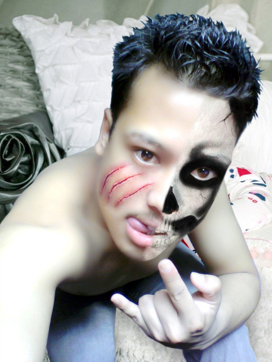 SusanShrestha99's tweet photo. Oh yeah,👻
Half Skull Face💀 with Scratch
Happy halloween🎃
#HappyHalloween #Halloween #Halloween2018
#HalloweenFace #HalloweenFacePaint #HalloweenMakeup
#Skull💀 #HalloweenSkullFace #ScaryFacePaint  #Skeleton☠️
#HalfSkullFaceWithScratch
#SusanShrestha99 #ShresthaAmor #Shrestha https://t.co/YOnNCgsSaT