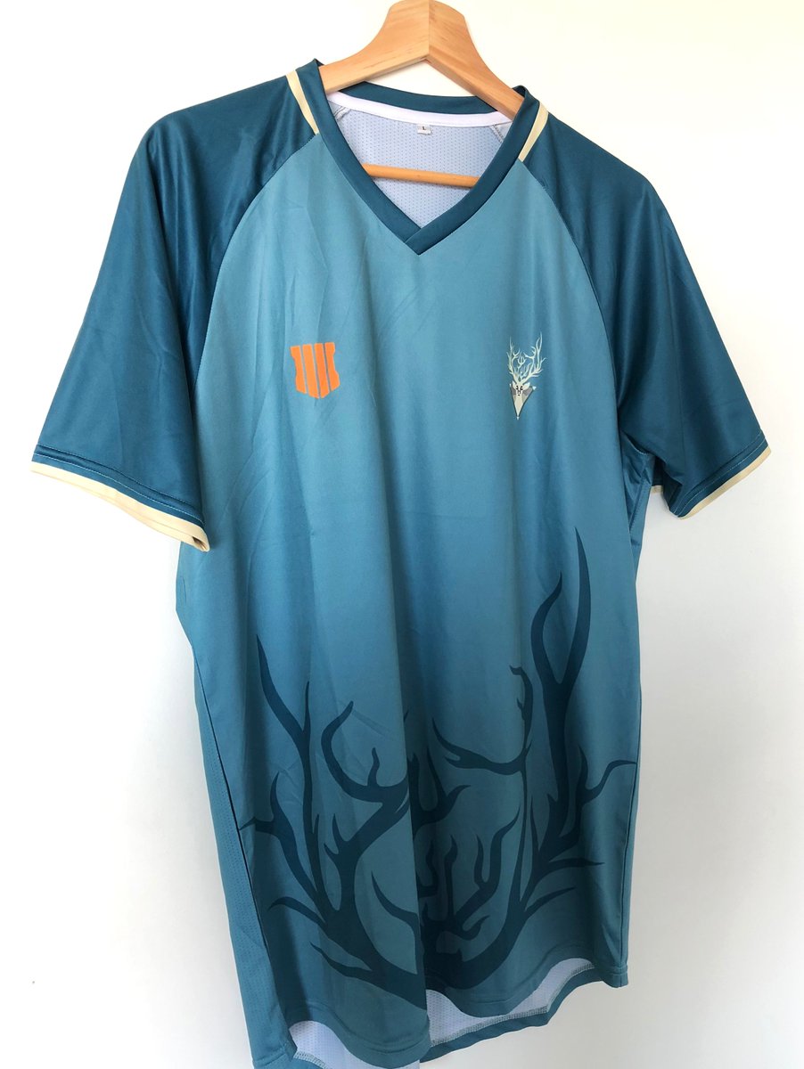 Spratt's tweet image. I'm teaming up with @CallofDuty to giveaway a LIMITED EDITION BO4 shirt! RETWEET &amp;amp; FOLLOW @Spratt to be in with a chance of winning this #BlackOps4 #Gift

(Participants must be 18 or over &amp;amp; live in the United Kingdom. Contest ends 01/11/2018 @ 11:59PM GMT. XL shirt size)