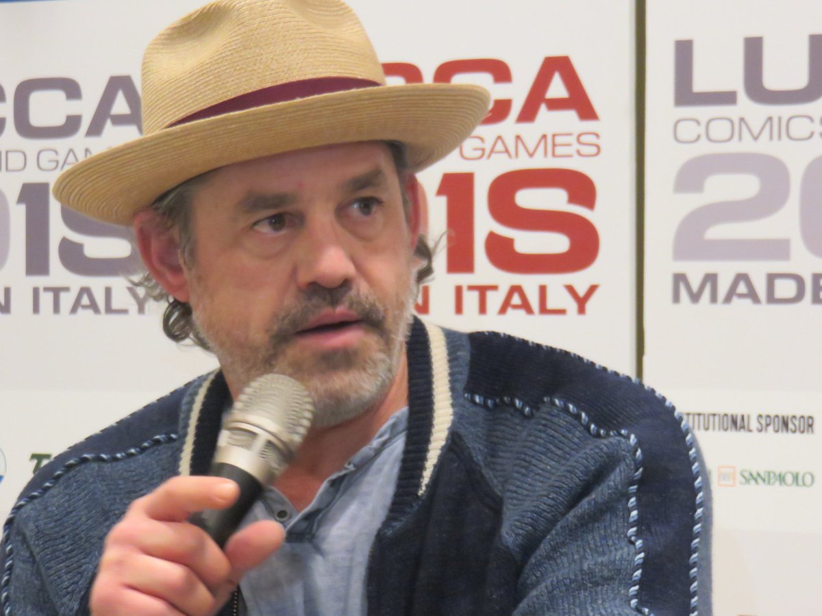 Serialclick_it's tweet photo. Incontro con Nicholas Brendon ovvero Xander Harris di #BuffyTheVampireSlayer al #LuccaCG18 #SerialClick https://t.co/5B1aYh9hWg