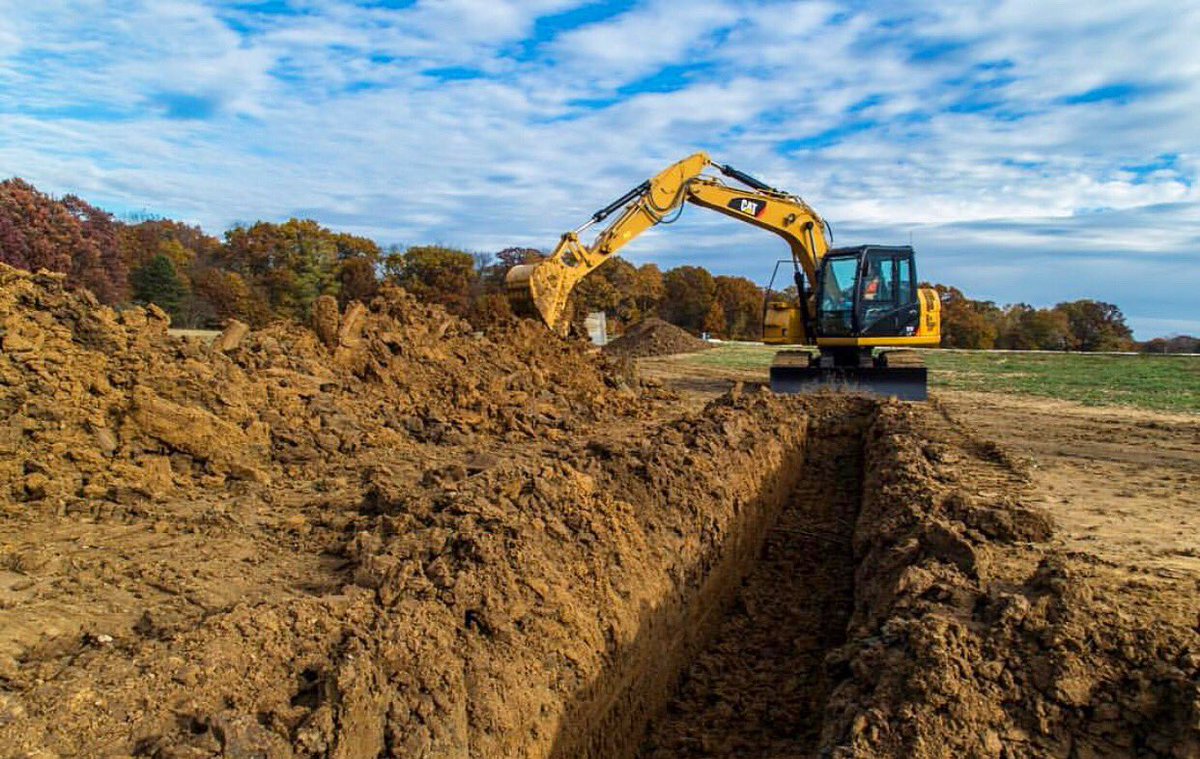 haytrac's tweet photo. Get the job done!!✌️
#haytrac #haytraCAT #cat #excavatrice #machines #wednesdaywisdom #catyellow https://t.co/HTZ3rL4VHm