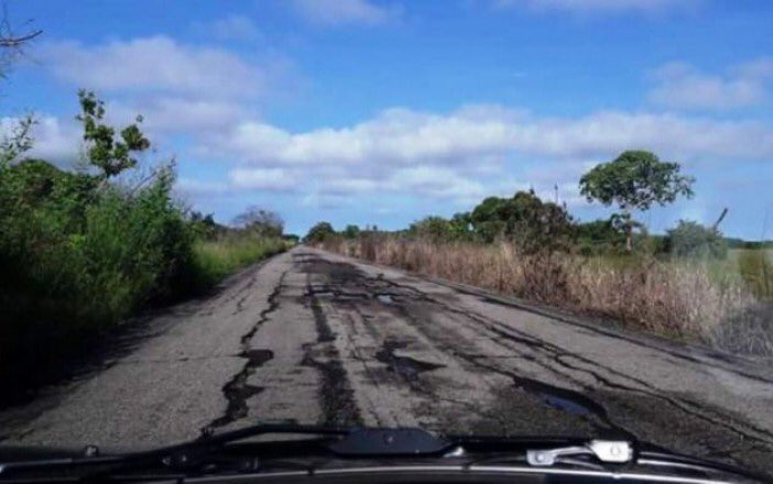 rociojimenez15's tweet photo. ¿Qué carretera(s) consideras es la que en #PeorEstado se encuentra en #Tabasco, además de puntos en #Villahermosa en donde más #accidentes se registran? https://t.co/a9YQ0IlygA
