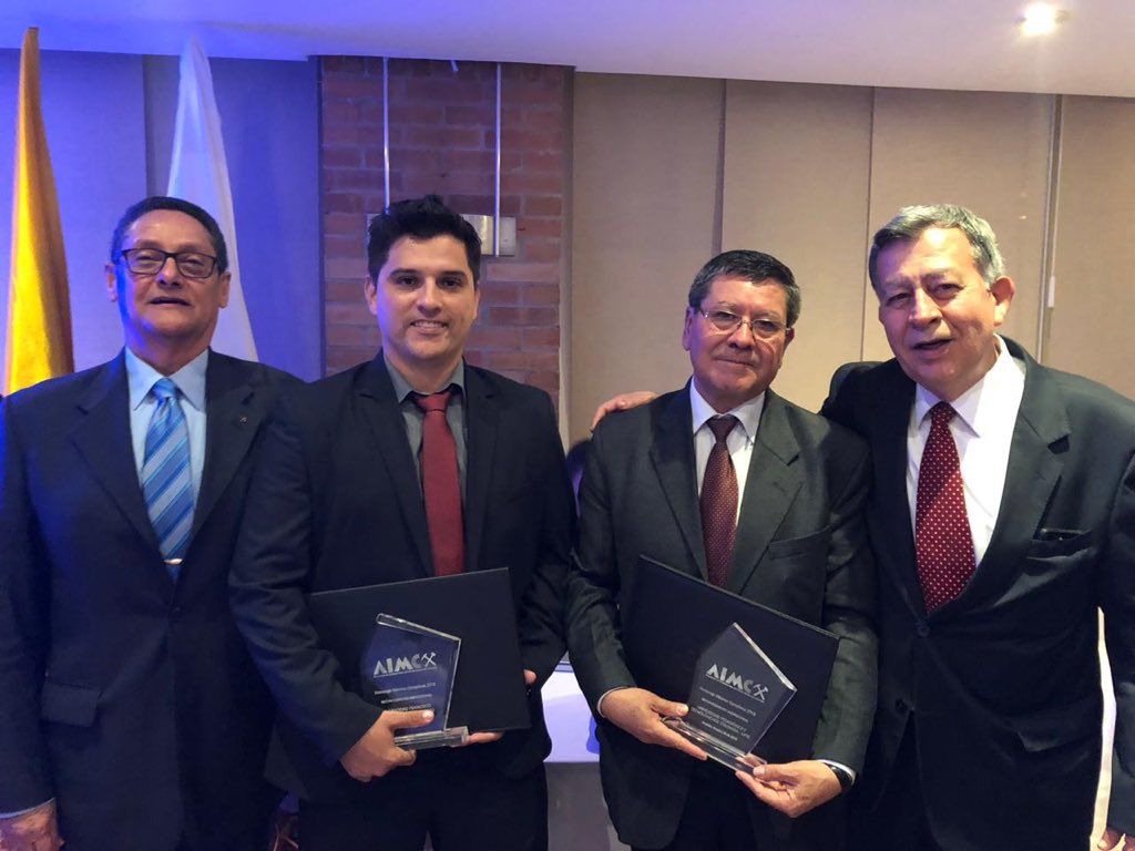 minasuptc's tweet photo. La Asociación de Ingenieros de Minas de Colombia entrega Reconocimiento a la Escuela Ingeniería  de Minas @universidaduptc - Sogamoso, por su labor de Formación de Ingenieros de Minas durante 46 años https://t.co/mM1OMzH0O2