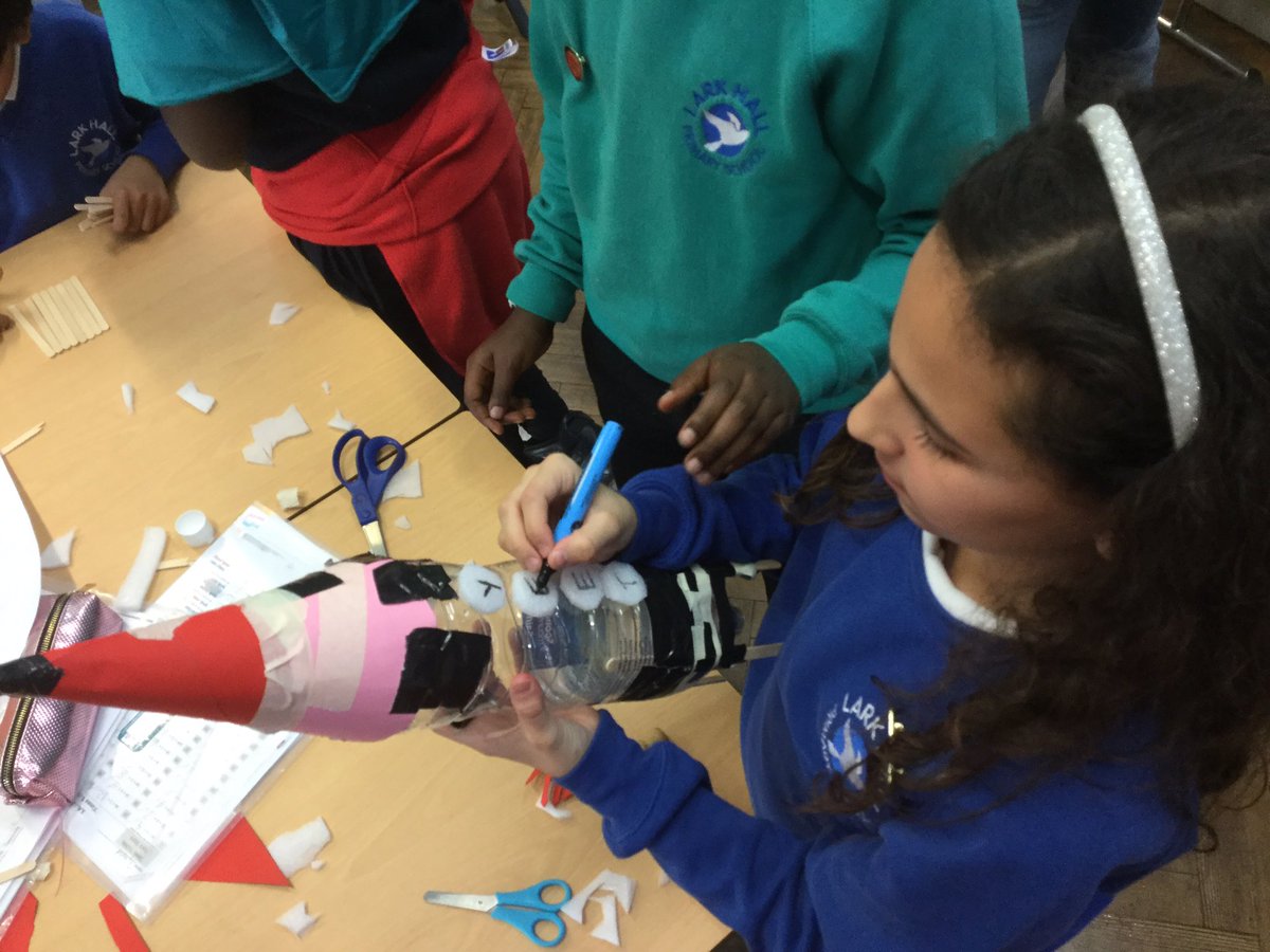 LarkHallPrimary's tweet photo. #lhbattersea making bottle rockets ahead of their STEAM week launch tomorrow #lhstu #lhua #lhblp #lhsteam https://t.co/RP2KnK9PNO