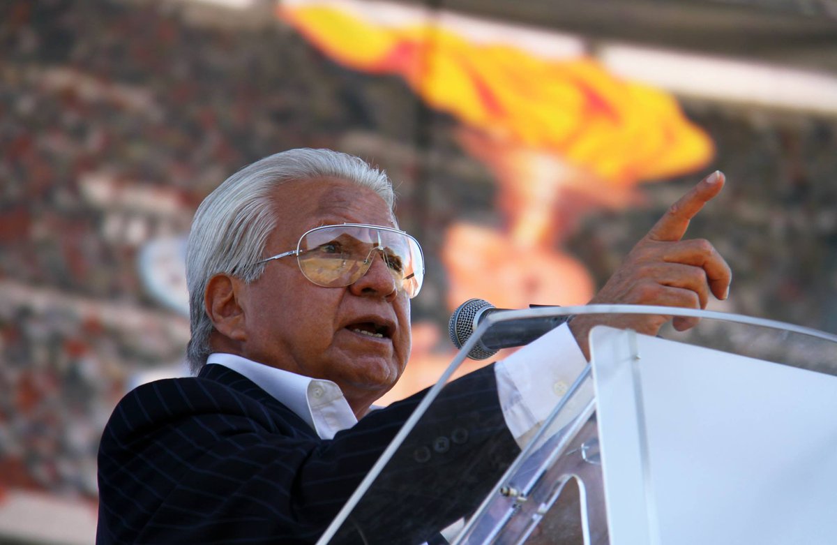 Buenos días. Te invito a leer mi #Opinión de esta semana: Los peligros de un cambio a medias. facebook.com/AquilesCordova… Antorcha Campesina Antorchistas #OpiniónDeAntorcha <a href="/AntorchaOficial/">Movimiento Antorchista Nacional</a> hwww.movimientoantorchista.org.mx
