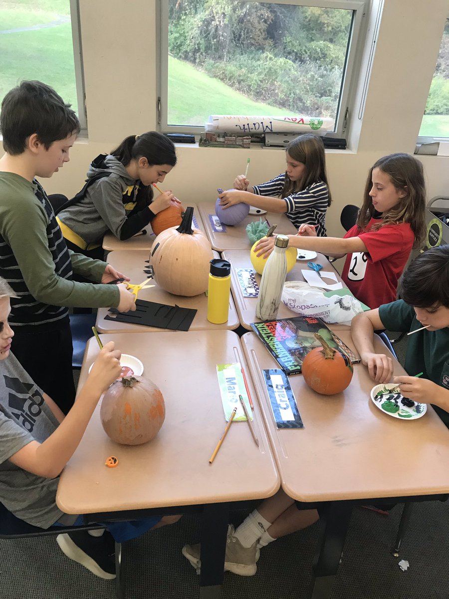 MrsRomond's tweet image. “Fall into Reading”! Our Ss has an amazing time painting pumpkins with their favorite book characters! I loved seeing them all be so creative! #HappyHalloween #WiltonWayCT #FallIntoReading