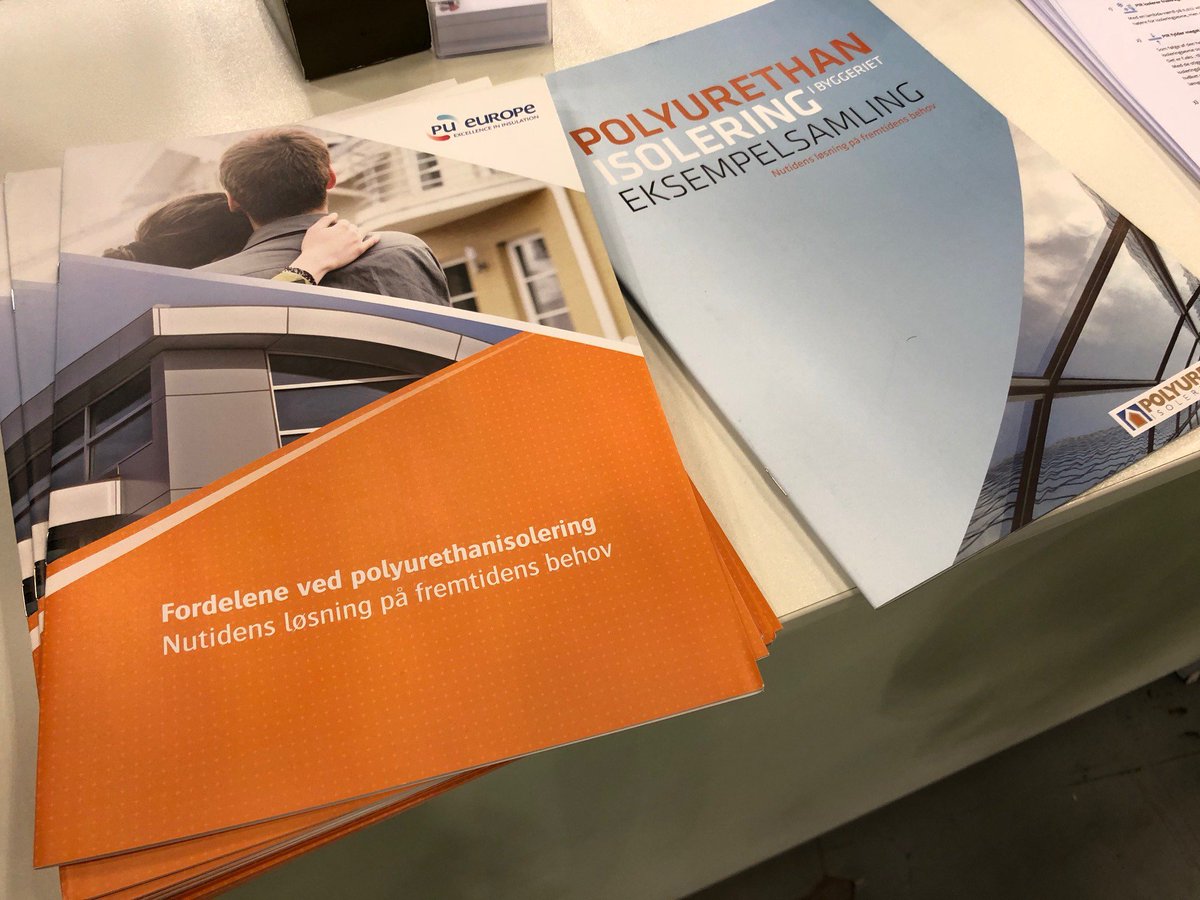 plastindustrien's tweet photo. Masser af aktivitet og god spørgelyst på PUR-sektionens stand i dag på #BuildingGreen i Forum. Vidste du, at PUR-isolering er en både højeffektiv og bæredygtig isolering pga. lave lambda-værdier og lav CO2 emission? @Building_Green_ fortsætter i morgen. Kig endelig forbi. #dkbyg https://t.co/vvMI79lGIF