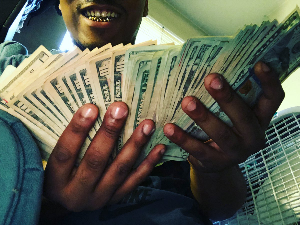 DM IF YOUR TRULY INTERESTED IN MAKING MONEY.💫👏