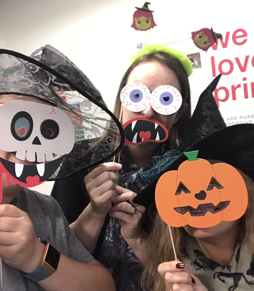 TeamPurely's tweet photo. It’s all about Halloween at Purely HQ! 🎃👻🕷

#TeamPurely #Halloween #spooky #loveHalloween #masks #notmasks #booooo #digitalprintgurus #SpreadingTheLove🖤 https://t.co/LsNOnbsHKv