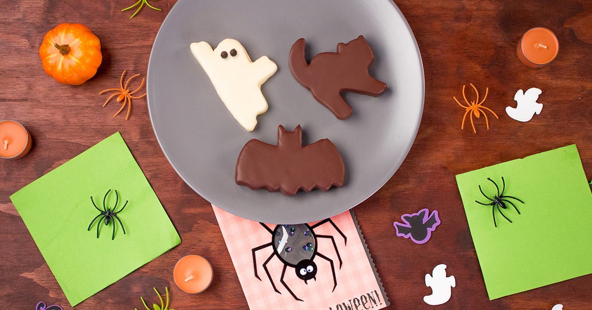 edible's tweet photo. Trick or Treat Yourself #HappyHalloween 💀👻🧛🎃 https://t.co/MdJye2uke3