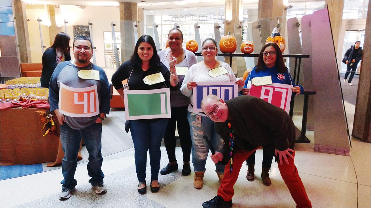 Mrs_KBarnes's tweet photo. #Halloween2018 @DrewFromTV @PriceIsRightID
My co-workers group costume <3 #EchoChicago https://t.co/42nBrHJQwR