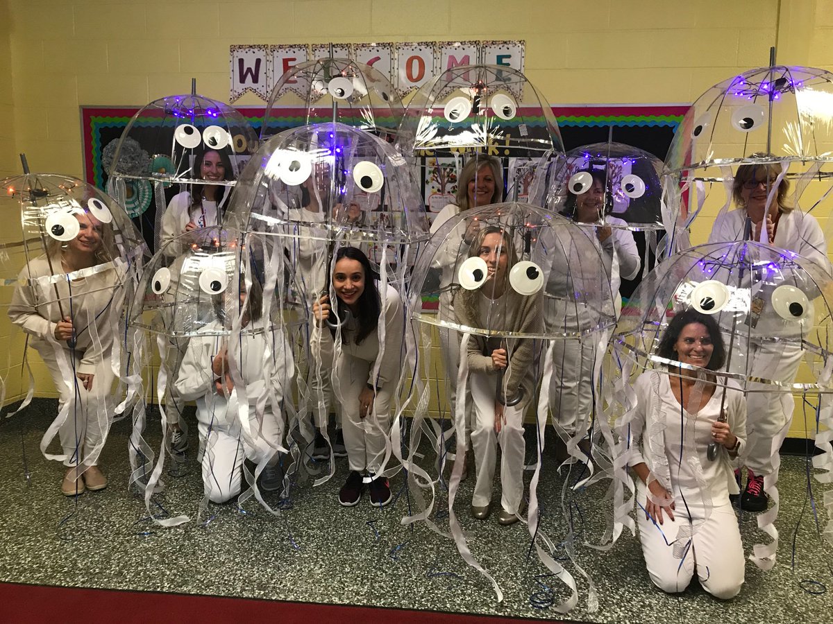MrsJonesNR's tweet photo. Happy Halloween 🎃 https://t.co/YfuFDmoeIO