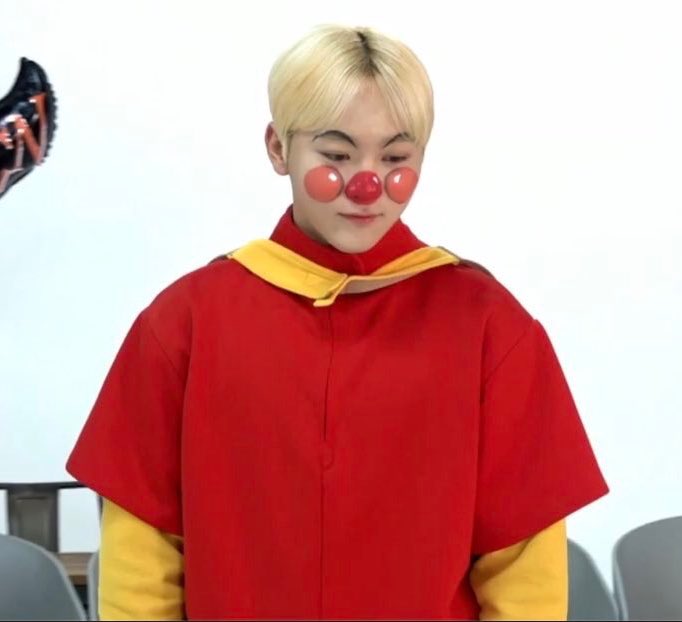SeungkwanBRA's tweet image. [#PRINTSCREEN] 31.10.18 Fantasia de Anpanman do Seungkwan para a live especial de Halloween. 

“Ele não colocou uma fantasia?”