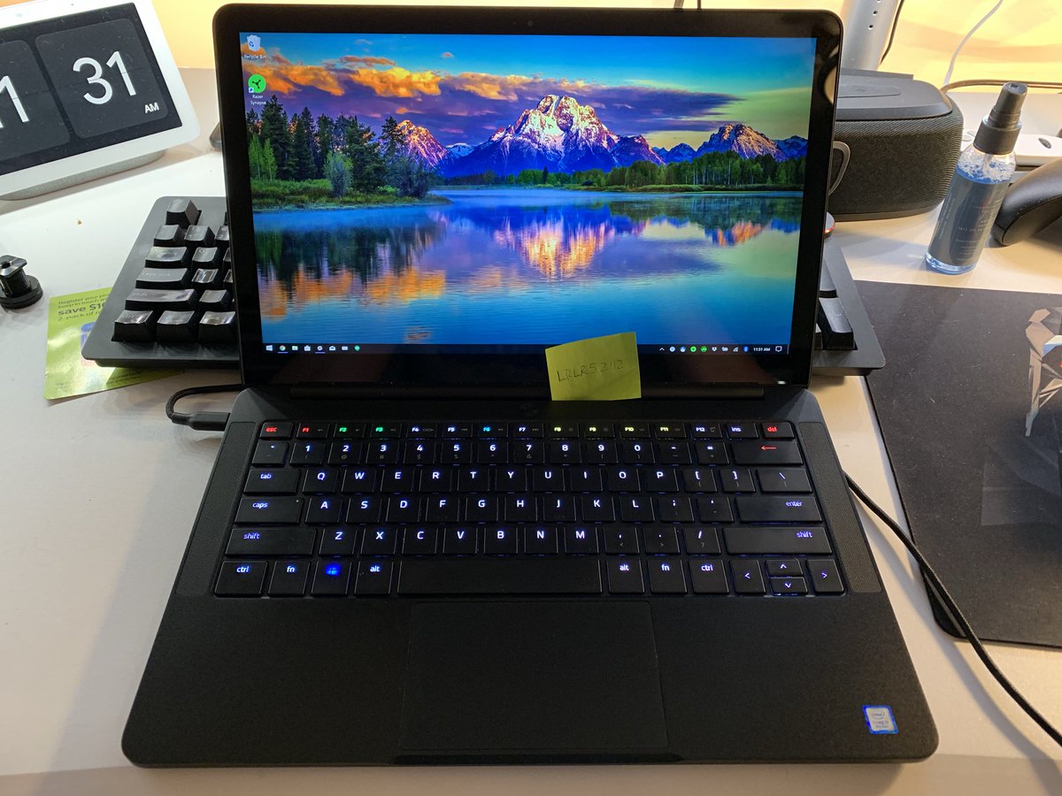 pcamp96's tweet photo. I’m selling my @Razer #BladeStealth. Has a quad-core i7 (8th gen), 16GB RAM, 512GB SSD, 4K touchscreen, & 3 years of GeekSquad protection. Willing to work on price for Twitter followers :). https://t.co/sDYv6Ph6V9 https://t.co/3OhNuqPbH8