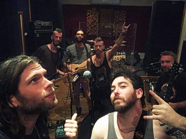 Random_Dogs's tweet image. זהו.
אפשר להגיד שאנחנו סוף סוף מוכנים לזה.
שישי הקרוב, 02/11, תיאטרון תמונע, תבואו 
יהיה רוקנרול.
🤘🎸
כרטיסים בביו